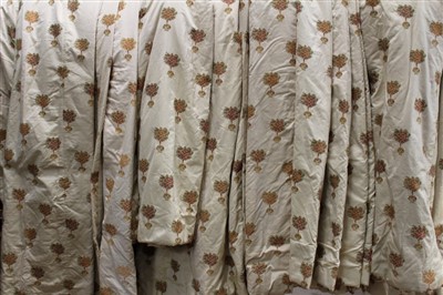 Lot 3099 - Quantity of matching curtains.