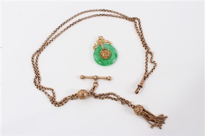 Lot 3395 - Gold (9ct) fob chain and Chinese green hardstone pendant