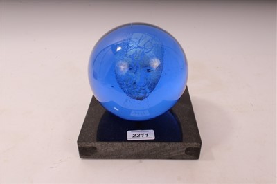 Lot 2211 - Impressive Kosta Boda Bertil Vallien blue headman on marble base, signed and boxed