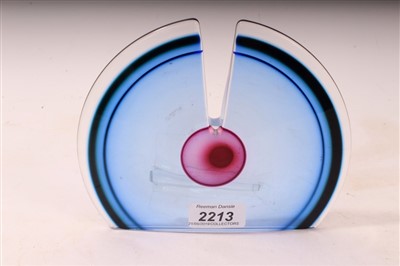 Lot 2213 - Art glass blue and pink tinted scent bottle, signed – Graham Muir