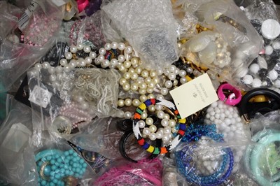 Lot 3422 - Large quantity of costume jewellery (2 boxes)