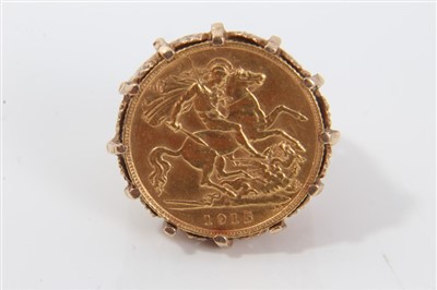 Lot 3432 - Gold half Sovereign, 1915, in gold (9ct) ring mount, size L½