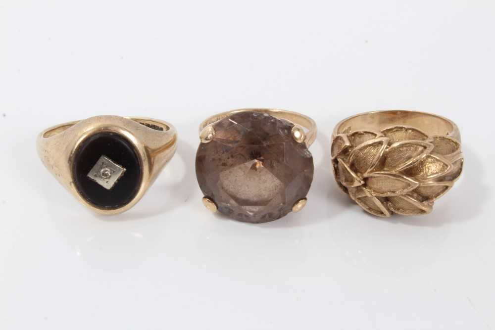 Lot 3434 - Three gold (9ct) rings