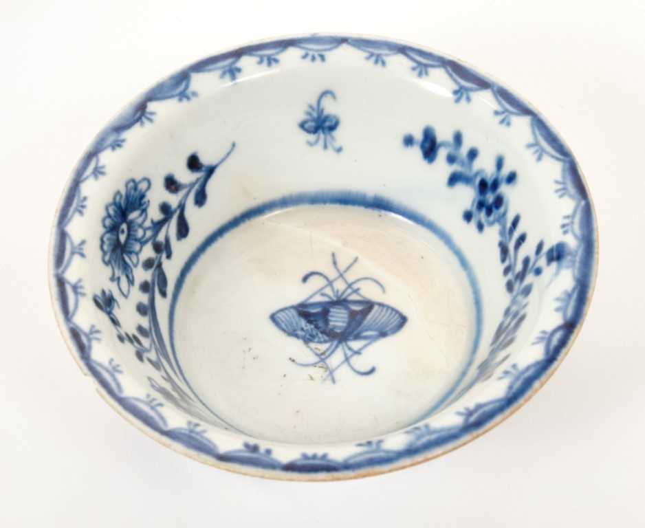 Lot 152 - 18th century Lowestoft blue and white patty pan with insect and floral decoration, circa 1780