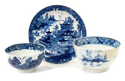 Lot 155 - 18th cent Lowestoft blue and white tea bowl, saucer, Chinese landscape decoration, similar bowl
