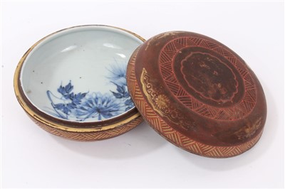 Lot 124 - Japanese squat pot and cover