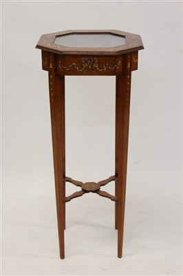 Lot 1516 - Edwardian style satinwood glazed top table