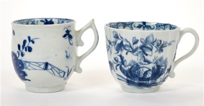 Lot 175 - Two 18th century Worcester blue and white coffee cups