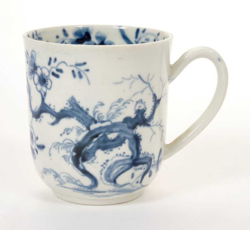 Lot 176 - 18th century Worcester blue and white coffee cup, 6.5cm