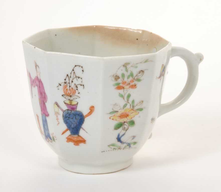 Lot 179 - 18th century Worcester coffee cup with polychrome Chinese figure, flower and insect decoration
