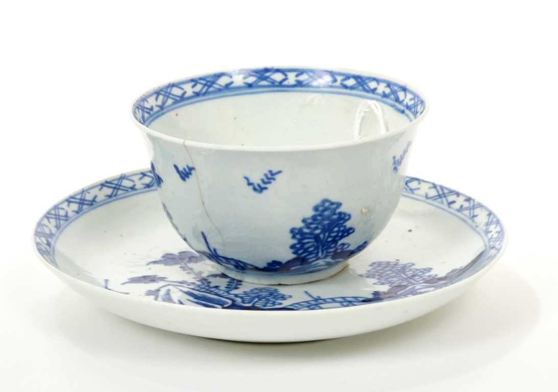 Lot 188 - 18th century Vauxhall blue and white tea bowl and saucer