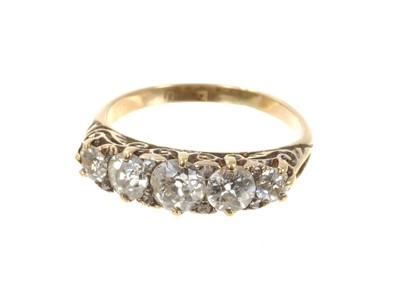 Lot 648 - Edwardian diamond five stone ring with five graduated old cut diamonds