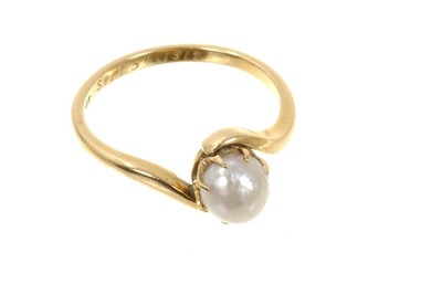 Lot 649 - Pearl ring with a single 5.75 - 6mm pearl in 18ct gold setting