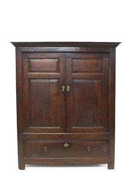 Lot 1507 - 18th century oak liivery cupboard