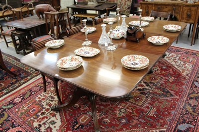 Lot 1540 - Good Georgian mahogany twin pedestal dining table on splayed reeded legs