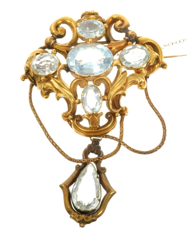 Lot 693 - Victorian aquamarine and gold brooch