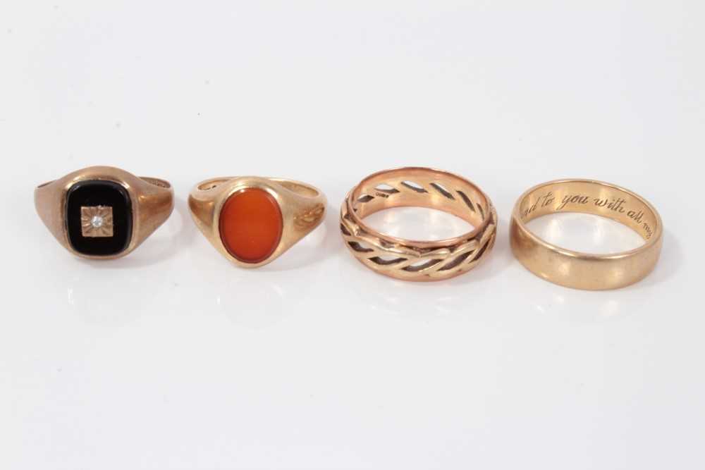 Lot 3218 - Two 9ct wedding rings and two 9ct gold signet rings (4)