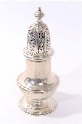 Lot 409 - Fine quality contemporary silver sugar caster of baluster form, in the Georgian style