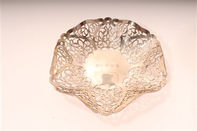 Lot 417 - Contemporary Irish silver dish of hexagonal form, with pierced decoration (Dublin 1973