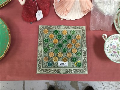 Lot 2017 - Leeds Fireclay co draught board and draughts