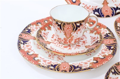 Lot 17 - Early 20th century Royal Crown Derby teaware with Imari palette floral decoration (34 pieces)