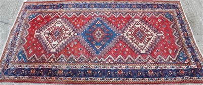 Lot 1681 - Persian style rug