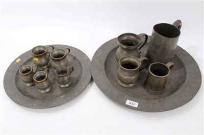 Lot 731 - Large 18th / 19th century broad rimmed pewter charger, another smaller and nine pewter tankards