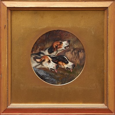 Lot 923 - Victorian English school oil on board - three hounds, tondo, in glazed gilt frame, 20cm diameter