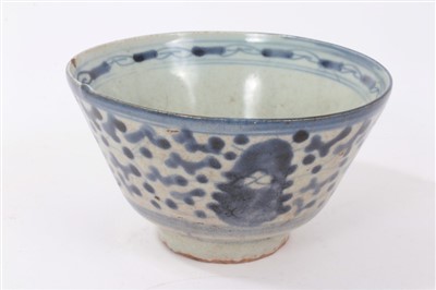 Lot 154 - Chinese pottery bowl