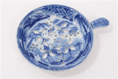 Lot 174 - Early 19th century blue and white egg yoke strainer