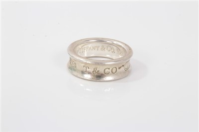 Lot 3234 - Group of Tiffany silver jewellery to include ring, necklace and bracelet