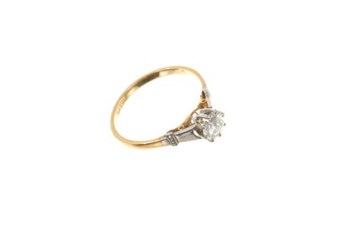 Lot 487 - Diamond single stone ring