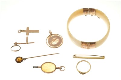 Lot 499 - 18ct knot ring, 9ct cross, two Georgian watch keys, locket, 9ct tie pin, stick pin, gold bangle