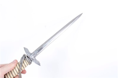 Lot 801 - Second World War Nazi Second Pattern Luftwaffe Dress Dagger with Dress Knot