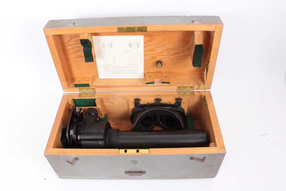 Lot 603 - Second World War British military gun sighting telescope Patt. G.G.376 in pine transit case