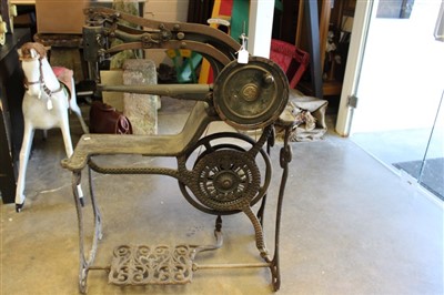 Lot 1025 - 19th century iron boot stitcher