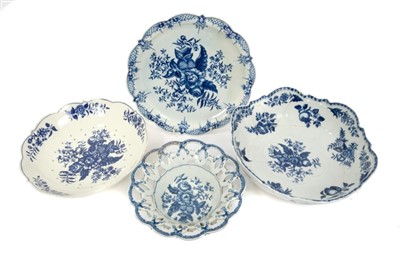 Lot 28 - Collection of 18th century Worcester blue and white pinecone pattern wares