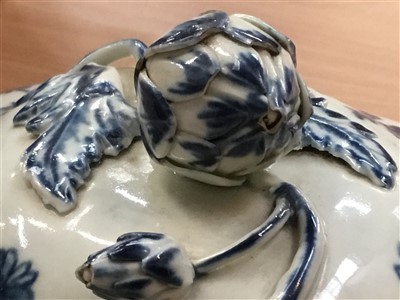 Lot 29 - 18th century Worcester blue and white tureen and cover