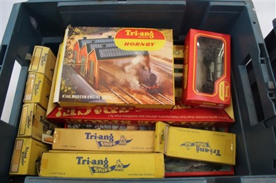 Lot 2877 - Railway Hornby Tri-ang toys mostly boxed selection including locomotive R52s, R154, R253 etc