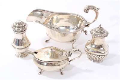 Lot 328 - Selection of miscellaneous early 20th century silver