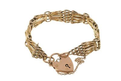 Lot 423 - Gold (9ct) gate bracelet