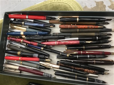 Lot 3623 - Collection of vintage fountain pens