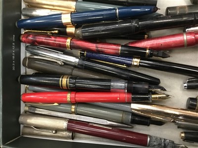 Lot 3623 - Collection of vintage fountain pens