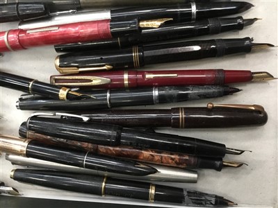 Lot 3623 - Collection of vintage fountain pens