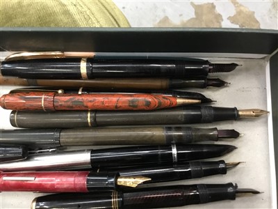 Lot 3623 - Collection of vintage fountain pens