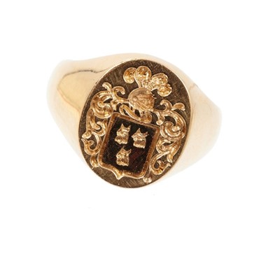 Lot 448 - Gentlemen's gold signet ring