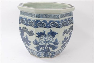 Lot 69 - 19th century Chinese blue and white octagonal fish bowl / jardinière