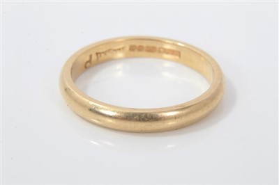 Lot 3201 - Gold (18ct) wedding ring