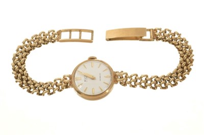 Lot 479 - Gold (9ct) ladies' Avia seventeen jewel wristwatch on gold (9ct) fancy link bracelet