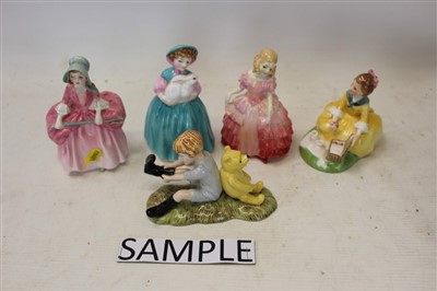Lot 2051 - Fifteen small Doulton figurines